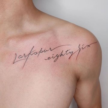 Pierwszy tatuaż męski na obojczyku