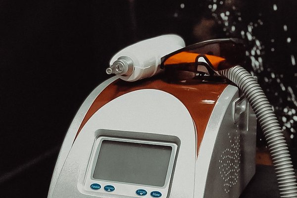 Usuwanie laserowe tatuażu permanentnego w Kielcach